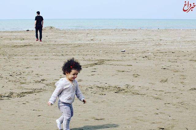 محسن یگانه و دخترش نگاه در ساحل دریا + عکس