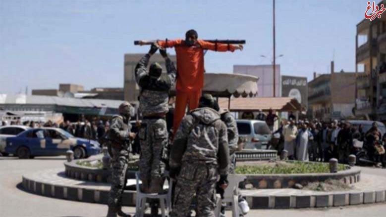 داعش چند سوری را به اتهام روزه خواری به صلیب کشید+ عکس