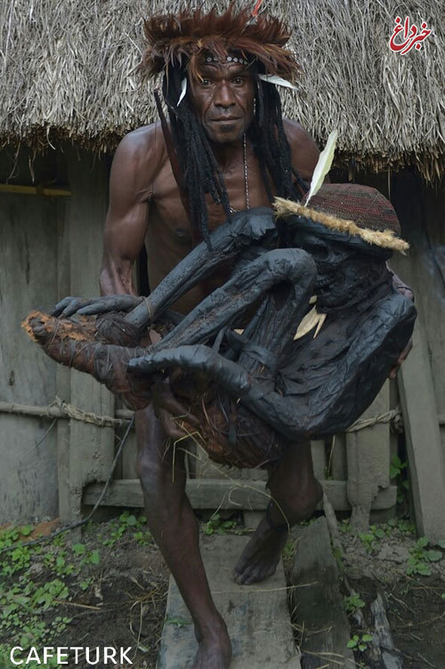 این قبیله عجیب و غریب ترین آیین کفن و دفن دنیا را دارد