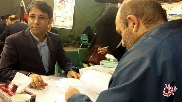 رییس شورای شهر ری در انتخابات شوراها نام‌نویسی کرد