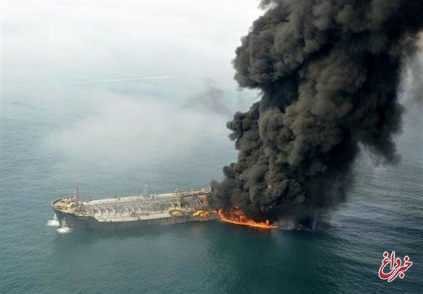 حجم قابل توجهی آتش و دود نفتکش سانچی را فراگرفته/هیچ خبر دقیقی از سرنوشت دریانوردان ایرانی نداریم