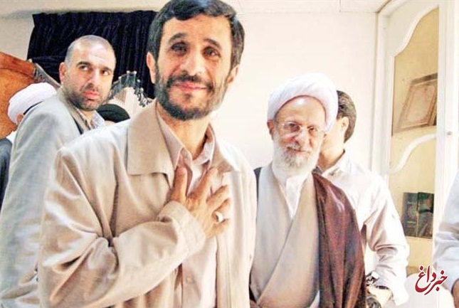 احمدی نژاد مرد محبوب اصولگرایان در دهه هشتاد ایران بود / او هنوز هم با برخی از اصولگرایان رابطه نزدیکی دارد / انگیزه احمدی نژاد از رفتارهای اخیرش چیست؟