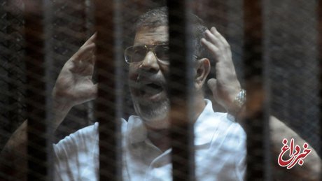 محمد مرسی: من هنوز رئیس‌جمهورم!