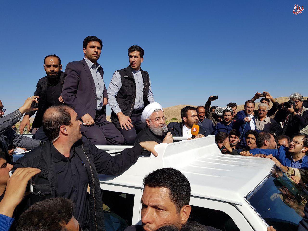 بازدید روحانی از مناطق زلزله‌زده سرپل ذهاب/ دلجویی رییس‌جمهور از زلزله‌زدگان