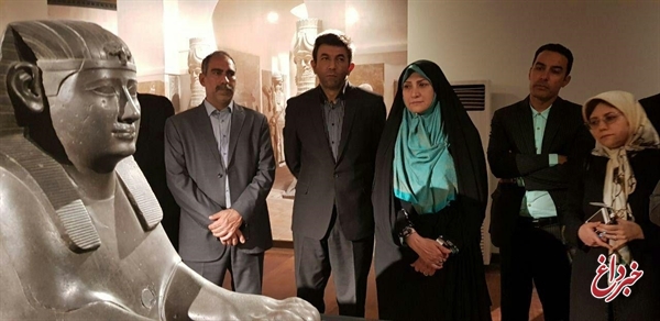 بازدید زهرا نژاد‌بهرام و حجت نظری دو عضو شورای شهر تهران از  نمایشگاه موزه لوور