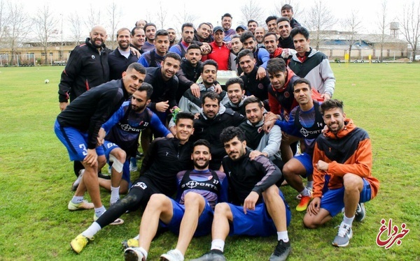 جشن تولد گل محمدی در آخرین تمرین سال 97 بازیکنان پدیده