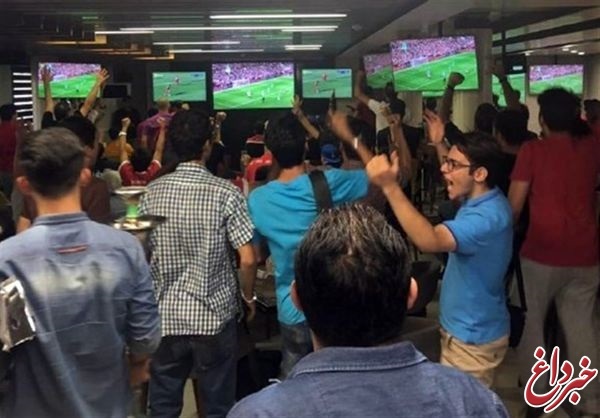 پلیس تهران تکذیب کرد/ پخش فوتبال در کافی شاپ ممنوع نیست