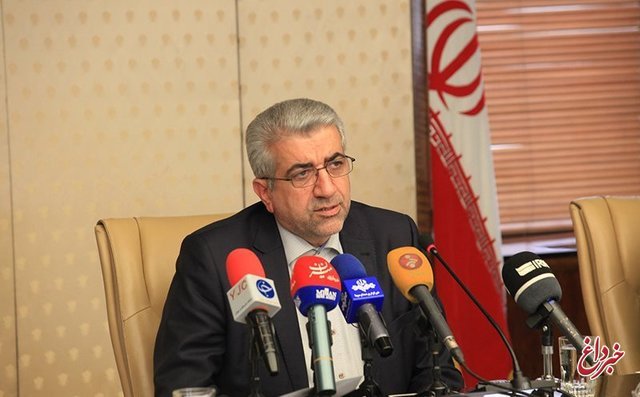 وزیر نیرو: مصرف برق کاهش 2 هزار مگاوات کاهش یافت / شایعات صادرات آب و برق واقعی نیست/ طرح‌های آبرسانی به خوزستان از حدود یک سال پیش آغاز شد