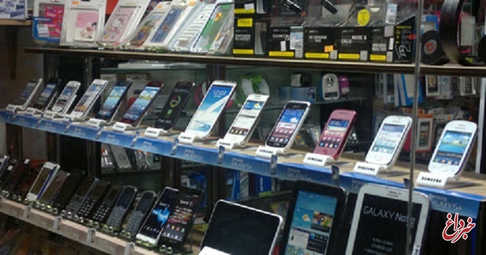آرامش به بازار بازگشت/ تلفن همراه ارزان می‌شود