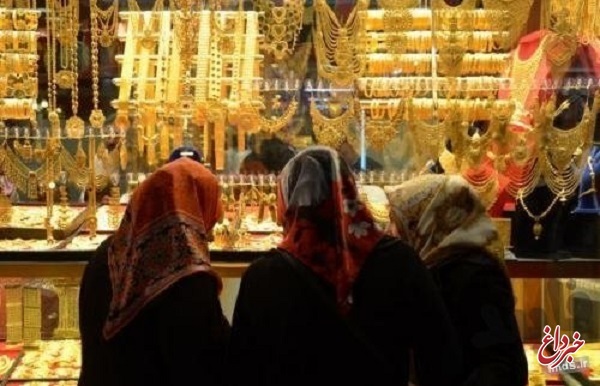 دبیر اتحادیه طلا: خانم‌های خانه‌دار به شمش و طلای آب شده رو آورده‌اند!