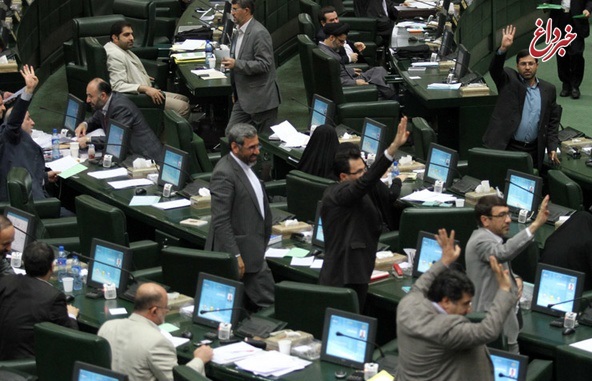 روز شلوغ لاریجانی پس از طرح سوال از رئیس‌جمهور/ درگیری نمایندگان در صحن