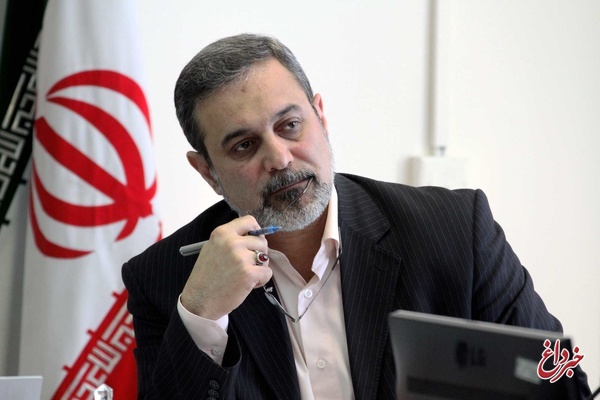 وزیر آموزش و پرورش: نمیتوان دور مدرسه حصار کشید که آسیبها وارد نشوند / «فقر» در خانوادهها علت بروز آسیبهاست / قبل از اینکه دانشآموزی خود را از بالای پل پرت کند باید ورود کنیم