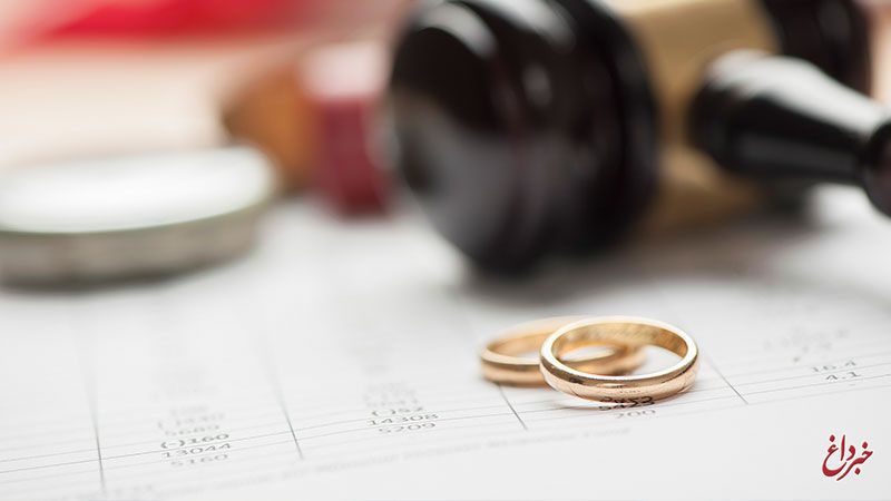 زن جوان: همسرم می‎گوید باید طلاق بگیری