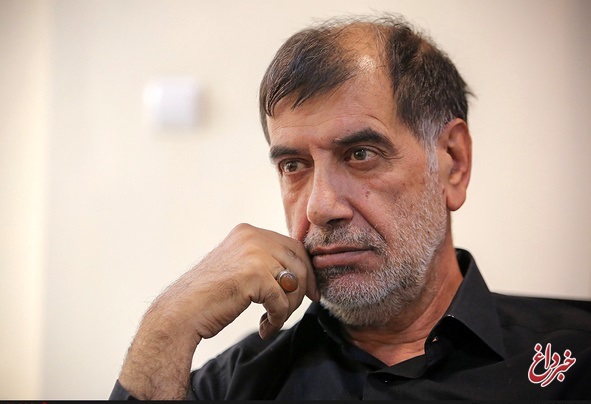 احمدی‌نژاد باید به صورت ویژه مدیریت شود/ برای فروش نفت‌مان دون بپاشیم/ می‌خواستند از روی خیراندیشی دولت را عوض کنند/ بعضی ها انقلابی‌گری را در پرخاش به همه می‌دانند