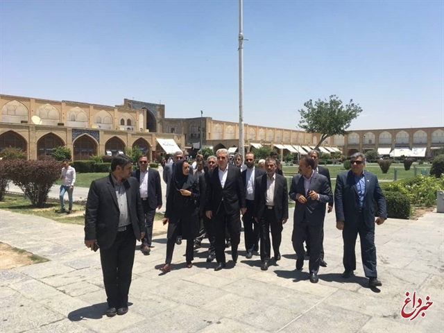 بازدید رئیس سازمان میراث‌فرهنگی از میدان نقش‌جهان و مجموعه چهل‌ستون اصفهان