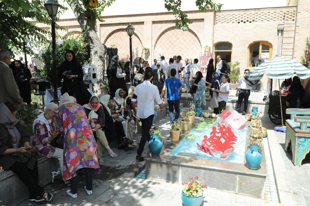 بازار «محک در عطر و طعم قدیم» در عودلاجان برگزار شد