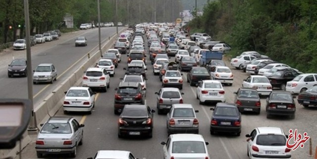ترافیک سنگین در محور چالوس محدوده کندوان/آمار تردد خودرو در جاده‌ها امروز هم افزایش یافت
