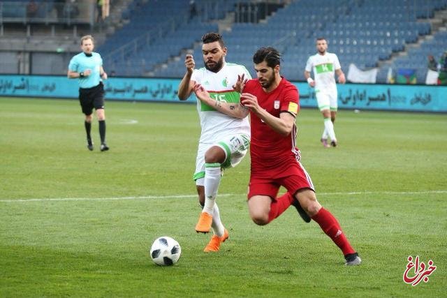 علت تاخیر ۲۰دقیقه‌ای بازی ایران و الجزایر