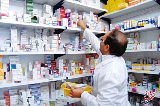 انجمن داروسازان ایران در واکنش به اظهارات وزیر بهداشت: از جیب چه کسانی وعده می‌دهید؟ داروخانه‌های خصوصی در این گردونه از بین می‌روند