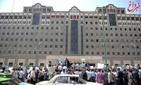 تجمع جمعی از بازنشستگان صنعت فولاد كشور و آموزشیاران نهضت سواد آموزی مقابل مجلس