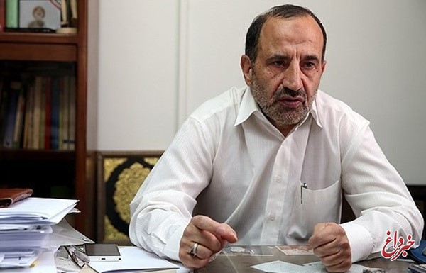 احمدی‌نژاد مشکلات را گردن تحریم‌هایی انداخت که زمانی آن‌را کاغذ پاره می‌نامید