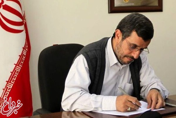احمدی‌نژاد: در انتخابات سال آینده از هیچ فردی و جناحی حمایت نخواهم‌ کرد