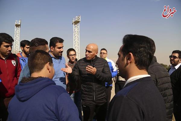 انتقاد درگوشی دو بازیکن استقلال از تصمیم منصوریان انتقاد درگوشی دو بازیکن استقلال از تصمیم منصوریان