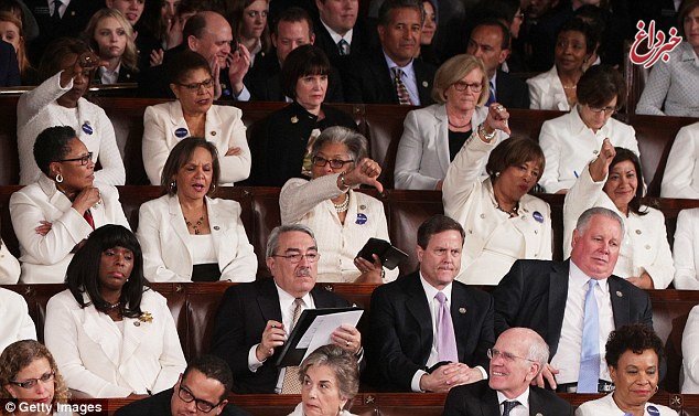 در اعتراض به ترامپ، زنان کنگره آمریکا سفیدپوش شدند +عکس