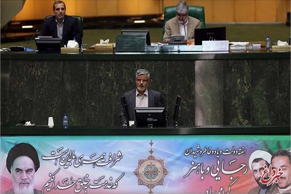 وزیر کشور پاسخگوی اقدام شهرداری تهران در موضوع املاک نجومی باشد