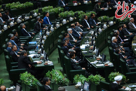 پاکت‌های امنیتی در صحن مجلس توزیع شدند/روز آرام صندلی 184 عارف/نخستین امضای نمایندگان پای یک نامه