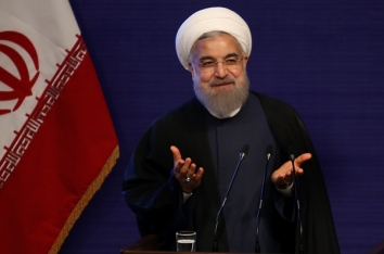 المانیتور: نتایج انتخابات می گوید؛ ایرانیان به روحانی و برجام اعتماد دارند / چه چیزی احمدی نژاد را احیا خواهد کرد؟
