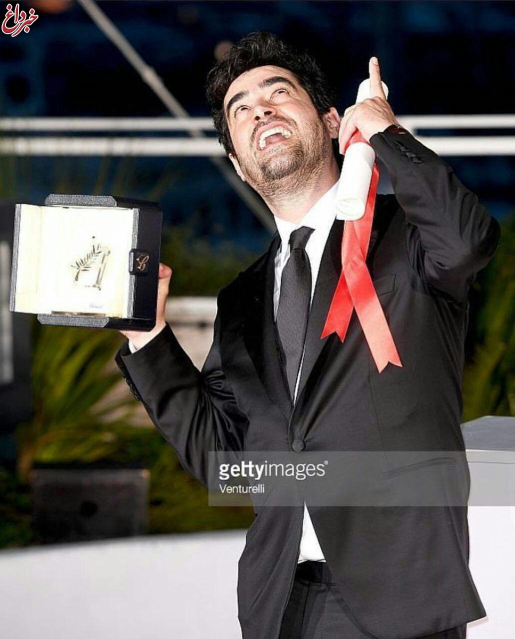 شادی شهاب‌حسینی پس از دریافت نخل طلايی كن + عکس