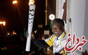 مشعل المپیک ریو در دستان پله