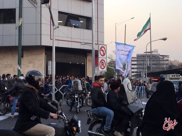 دستگیری حدود ۲۰۰ نفر از تجمع‌کنندگان در روز گذشته/ شناسایی ۴۰ لیدر در میان دستگیرشدگان/ ادامه تدابیر امنیتی در محدوده خیابان‌های انقلاب و ولیعصر