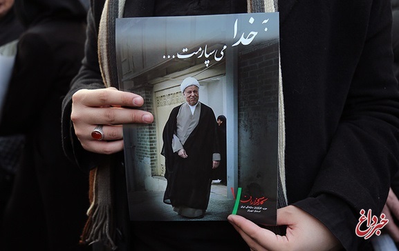 پس از سالها، عکس هاشمی در معابر مشهد نصب شد