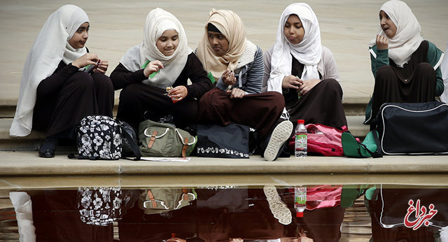 یک مدرسه معتبر در انگلیس دختران زیر ۸ سال را از پوشش حجاب منع کرد