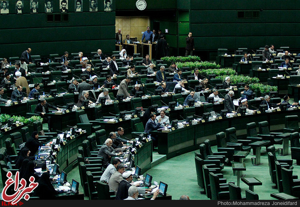 مجلس با فوریت طرحی درباره عضویت همزمان اعضای اتاق اصناف در شوراها مخالفت کرد