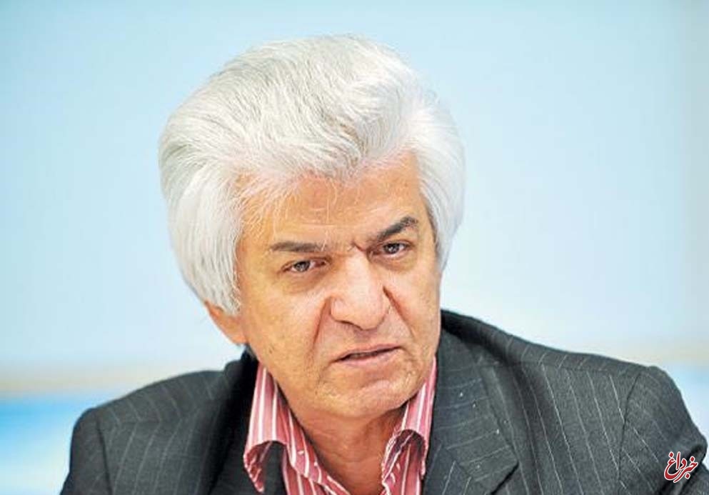 قیمت واقعی دلار بین 4500 تا 5000 تومان است / گرانی یورو در ایران به خاطر تغییر نرخ تبدیل آن به دلار است / به نفع همه است که نرخ دلار واقعی شود ولی نباید اجازه دهیم در بازار شوک ایجاد شود / ارتباط تصمیم ترامپ با بالا رفتن قیمت یورو در ایران