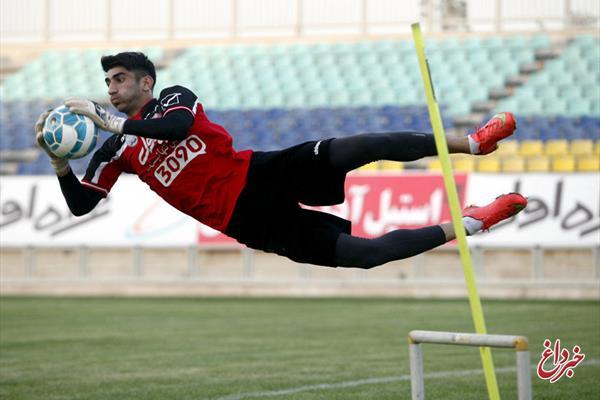 حرکت عجیب و جنجالی گلر پرسپولیس با یک تماشاگر