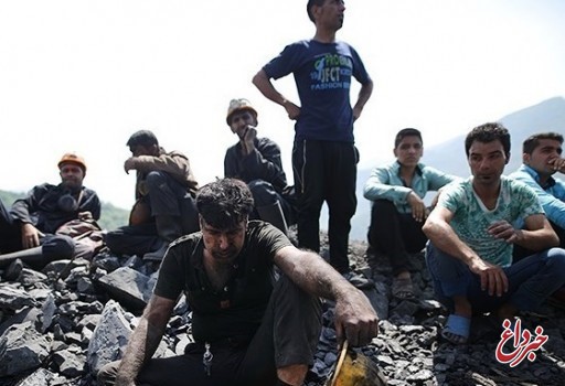 لحظاتی پیش ۲۱ جنازه از معدن ذغالسنگ آزادشهر خارج شد لحظاتی پیش ۲۱ جنازه از معدن ذغالسنگ آزادشهر خارج شد