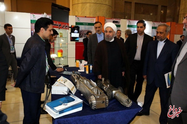 بازدید حسن روحانی از نمایشگاه محصولات شرکت‌های دانش‌بنیان
