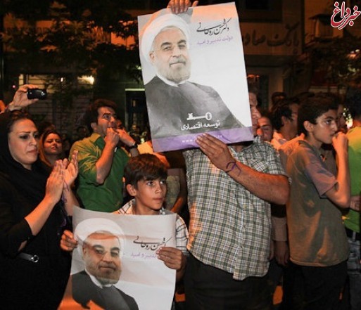ترامپ را نادیده بگیرید؛ ایرانیان حق داشتند که در خیابان ها برای پیروزی روحانی جشن بگیرند