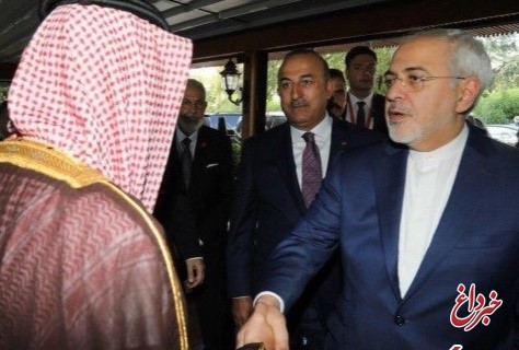 مصافحه ظریف و الجبیر می تواند جرقه گفتگوها میان ایران و عربستان را بزند؟