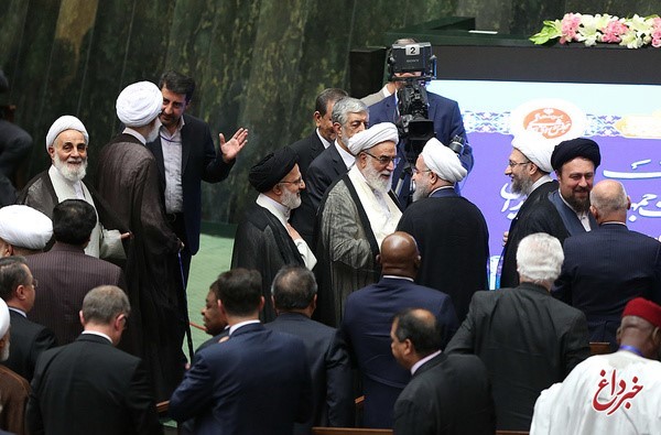 مراسم تحلیف ۲ ماه بعد از حادثه تروریستی تهران در امنیت کامل برگزار شد/ درخواست روحانی از اروپا برای دوری از سیاست‌های ترامپ