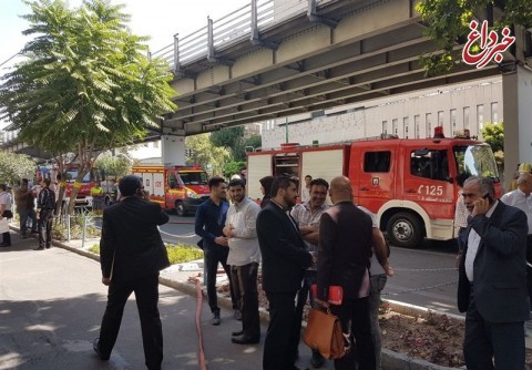 آتش سوزی در وزارت نفت مهار شد / ساختمان مرکزی تخلیه شد
