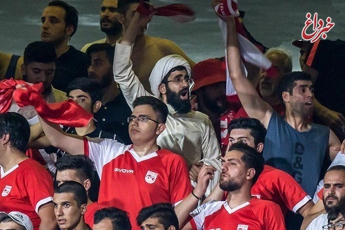 تصویری از خاصترین شادی هوادار تراکتورسازی توسط یک روحانی! تصویری از خاصترین شادی هوادار تراکتورسازی توسط یک روحانی!