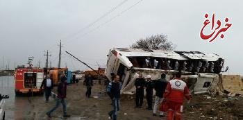 واژگونی مینی‌بوس کارگران معدنی در فارس/ 13 نفر مصدوم شدند