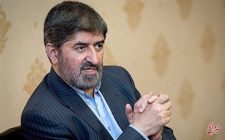 مطهری: احمدی‌ نژاد از چارچوب نظام خارج نشده