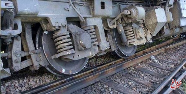 خروج ۱۲ واگن باری از ریل در راه‌‌آهن هرمزگان / قطار ۴۳ واگن داشت / مسیر ریلی بافق-بندرعباس مسدود شد