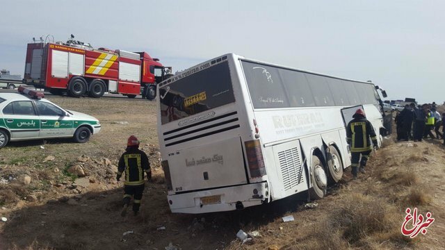 واژگونی اتوبوس در جاده شیراز - مرودشت 13 مصدوم برجا گذاشت